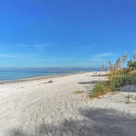Pelican Cove Condo at Bradenton Beach w/ Pool!