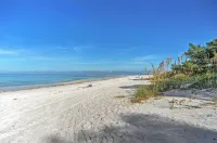Pelican Cove Condo at Bradenton Beach w/ Pool! - Beach