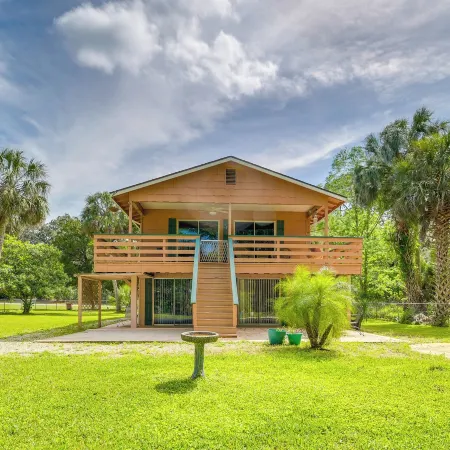Relax Fireside: Riverfront Inglis Duplex w/ Dock Hotels in Inglis