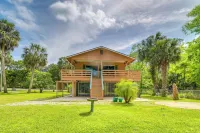 Relax Fireside: Riverfront Inglis Duplex w/ Dock -  Privatzimmer