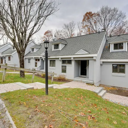 Sunny Stratton Townhome ~ 1 Mi to Skiing!