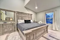 Sunny Clawson Home w/ Yard - Walk to Main St! Hotels in Clawson