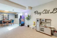 6 Mi to Dtwn: Arvada Home w/ Hot Tub & Yard - 3 estrellas