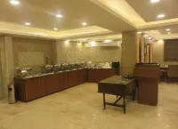 Clarks Inn Srinagar - breakfast