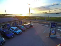 The Anchor Motel - parking