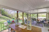 Fire Pit & Game Room: Family Home in Marshall - Wifi