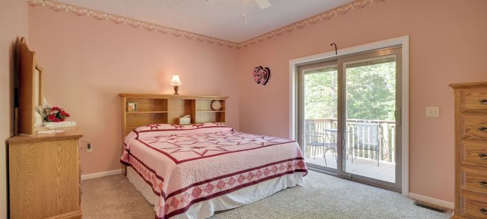 Family-Friendly Cassville Retreat w/ Deck! Hotele w: Huntingdon County