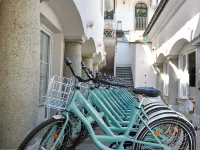 Most Hostel Hotels in Center District