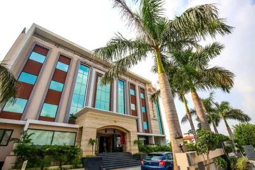 Hotel Stella Continental Hotels in Phagwara