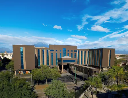 Antaris Cintermex Отели рядом с достопримечательностью «Mexican History Museum»