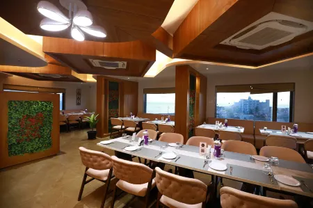 Hotel the Grand Ladhukara Отели в г. Девбуми Дварка