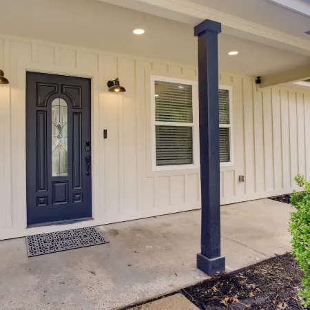 Dog-Friendly Home in the Woodlands w/ Fenced Yard!