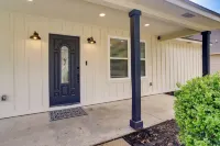 Dog-Friendly Home in the Woodlands w/ Fenced Yard!