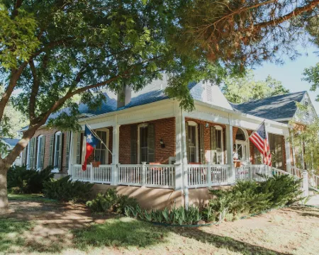 Alpine Bed and Breakfast Hotels in Alpine