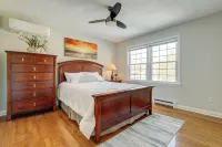 Niantic Duplex w/ Deck < 1 Mi to Beach + Boardwalk - 3-Star