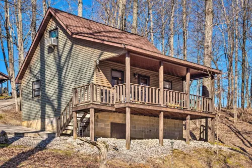 Quiet & Private Cabin ~ 5 Mi to Dale Hollow Lake! - Wifi