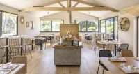Sure Hotel by Best Western Nimes Est Hotels in Sainte-Anastasie