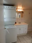 Beautiful Beach front cottage near Nelson, BC - Hytter