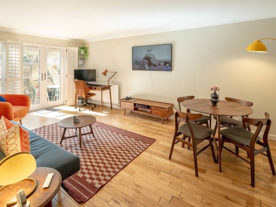 Serene Garden Flat - Steps from Tower Bridge
