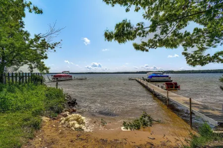 Cabin 600 to Manistee Lake Private Shared Access