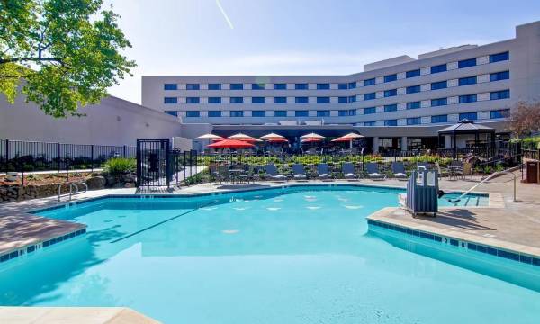 DoubleTree by Hilton Pleasanton at the Club