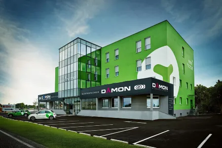 Eee Hotel Marchtrenk Отели в г. Альхаминг