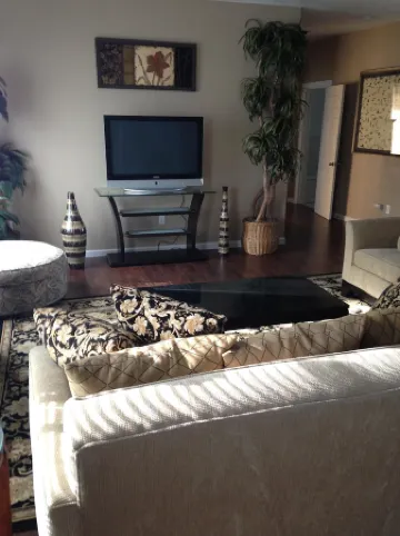 Beautiful 2 Bedroom Luxury Loft in the heart of Aurora