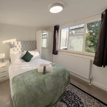 Heathrow Lodge B&B