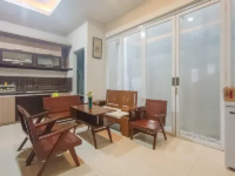 Pasadena House Semarang Mitra RedDoorz Hotels in Ngaliyan