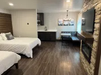 Spruce Lodge Hotels in 