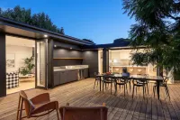 Midnight Sands Luxe Beachside Designer With Pool