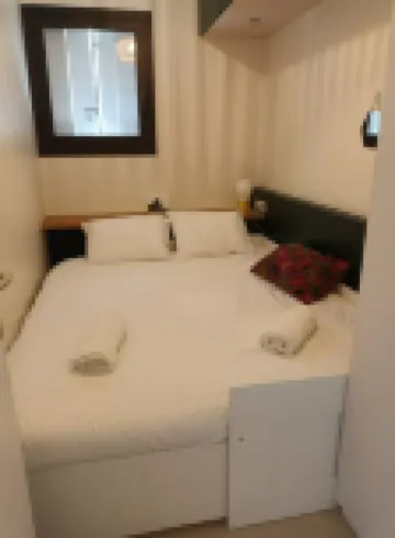 T3 center near beach with private parking