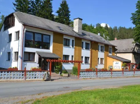 Landgasthof Fuchsbau Отели в г. Заале-Орла