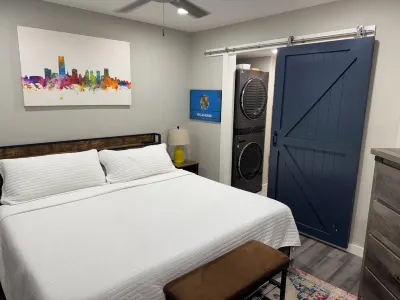 Entire condo. Cozy 1BD/1BA in a gated complex in NW OKC by Kilpatrick Trnpk.  호텔