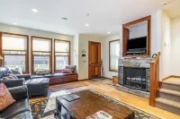 Pacific Street Townhome 514B by AvantStay Cute Townhouse in the Heart of Telluride