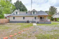Walterboro House w/ Office Near Wildlife Center - 2-Star