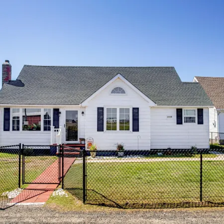 Unique Tangier Cottage w/ Chesapeake Bay Views!