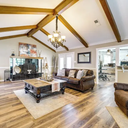 Charming Texarkana Home Lake and Pool Access!