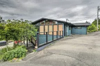 Deck & Sweeping Views: Family Union Home - parking