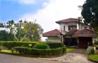 Villa ChavaMinerva Bata - Ciater Hotel di Jalancagak