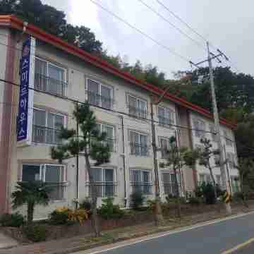 Geoje Smir House Pension Hotel Exterior