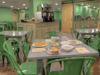Country Cascades Waterpark Resort - breakfast