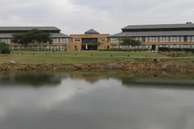 Phakalane Golf Estate Hotel & Convention Centre Hotel a 