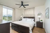 Golf Retreat • Hot Tub, EV Charger & DreamCloud Comfort • New Single-Level Home