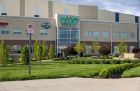 Rest & Rally Retreat – Your Game Day Getaway Just 5 Minutes from Grand Park!