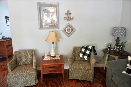 Chasen Summer! 1/2 Mile from Current River!