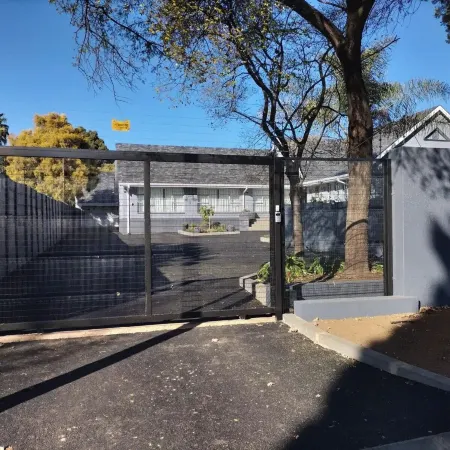 Utopia Guest House Отели в г. Альбертон