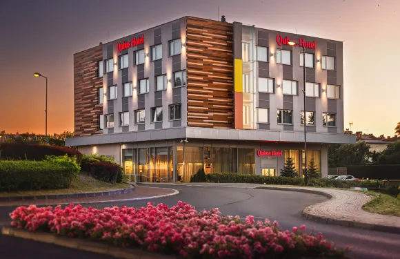 佐裏庫布斯酒店