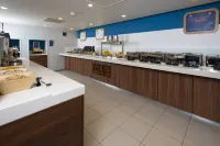 Holiday Inn Express TAUNTON EAST by IHG - breakfast