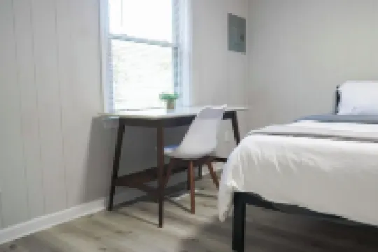 Durham Charm ~ Close to Duke & Dwntwn City Life!